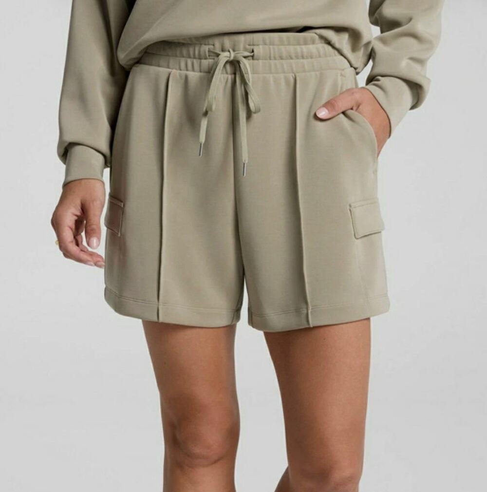 Calia Women's Sandwash Cargo Shorts in Ground Fennel Size 2X